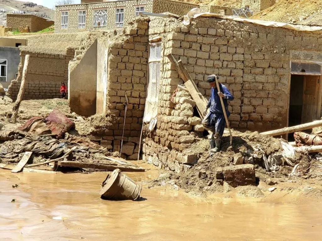 Hujan Deras Picu Banjir Bandang di Afghanistan Utara, 84 Orang Tewas - GenPI.co SULTRA
