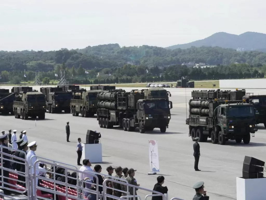Trump Minta Korea Selatan Bayar Lebih Mahal untuk Kehadiran Militer AS - GenPI.co NTB