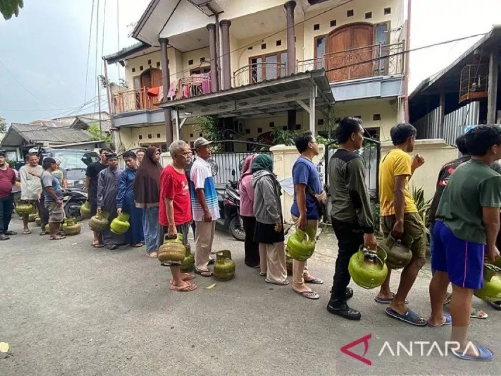 Presiden Prabowo Izinkan Pengecer Kembali Jualan Elpiji 3 Kg - GenPI.co RIAU