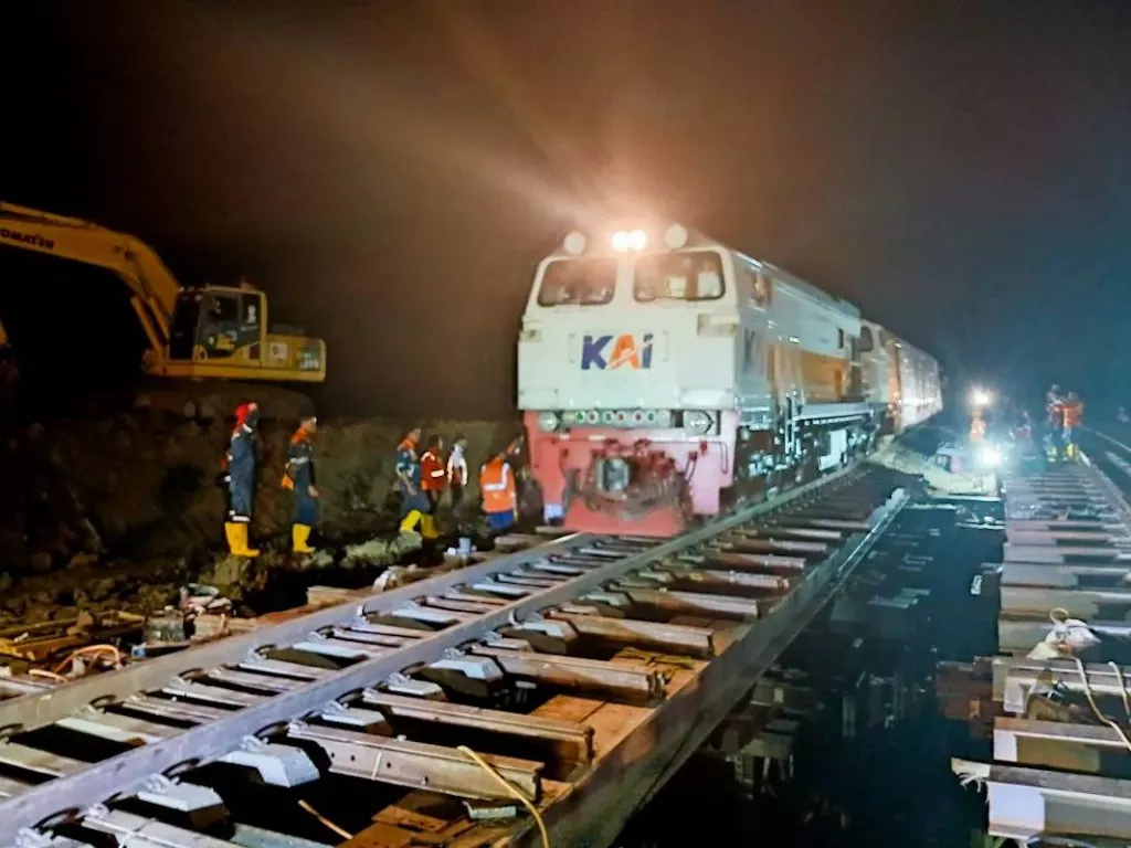 Jalur Rel di Grobogan Pulih, Perjalanan Kereta Kembali Normal - GenPI.co RIAU