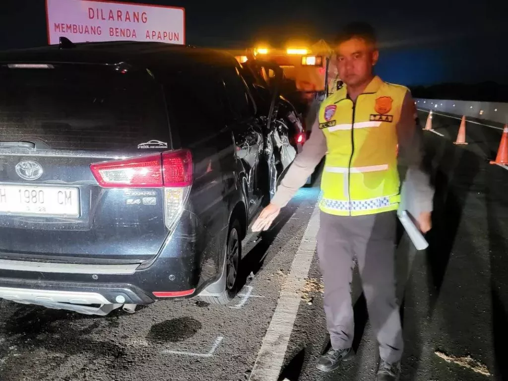 Mobil Anggota DPR Kecelakaan di Tol Pemalang-Batang, 2 Meninggal - GenPI.co SULSEL