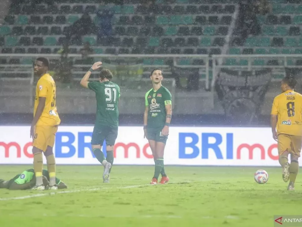 Persebaya Gagal Menang Lagi, Finishing Jadi Sorotan - GenPI.co NTB