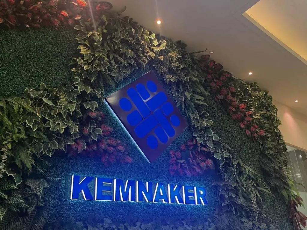 Kantor Kemenaker Digeledah KPK, Terkait Dugaan Suap Tenaga Kerja Asing - GenPI.co SULTRA