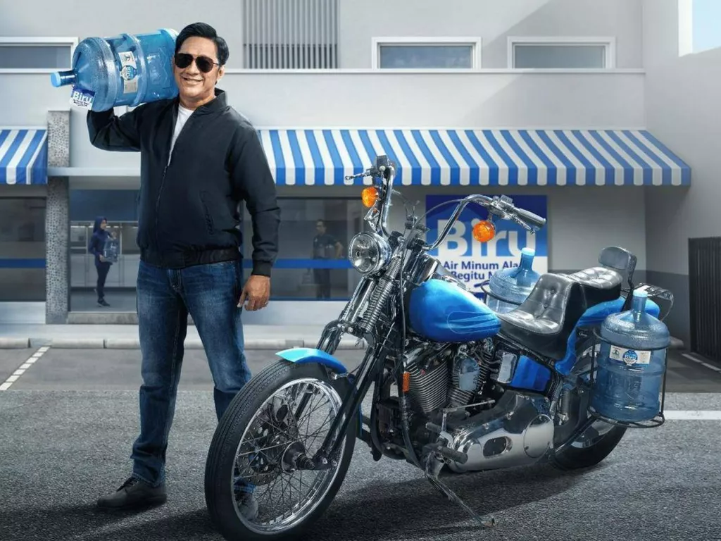 Gandeng Andre Taulany, Air Minum Biru Luncurkan Kampanye 'Biru Pilihan Juara' - GenPI.co NTB