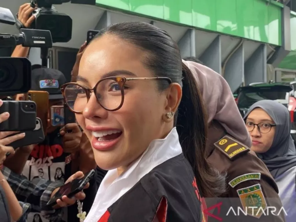 Menangis Kangen Anak, Nikita Mirzani: Kasihan Mereka - GenPI.co NTB