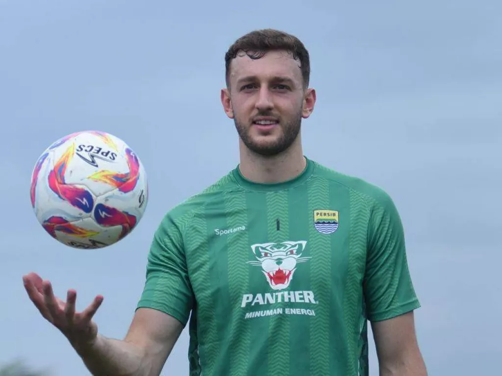 Puji Przybek, Pelatih Kiper Persib: Ganteng Tak Penting Asal Jago Jaga Gawang - GenPI.co SULSEL