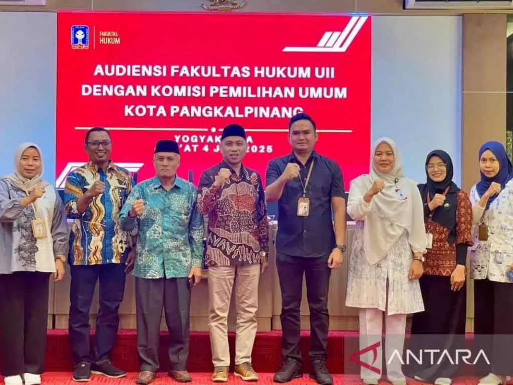 Bawaslu Ogah Kecolongan, Ijazah Peserta Pilkada Ulang Pangkalpinang Diverifikasi Ketat - GenPI.co RIAU