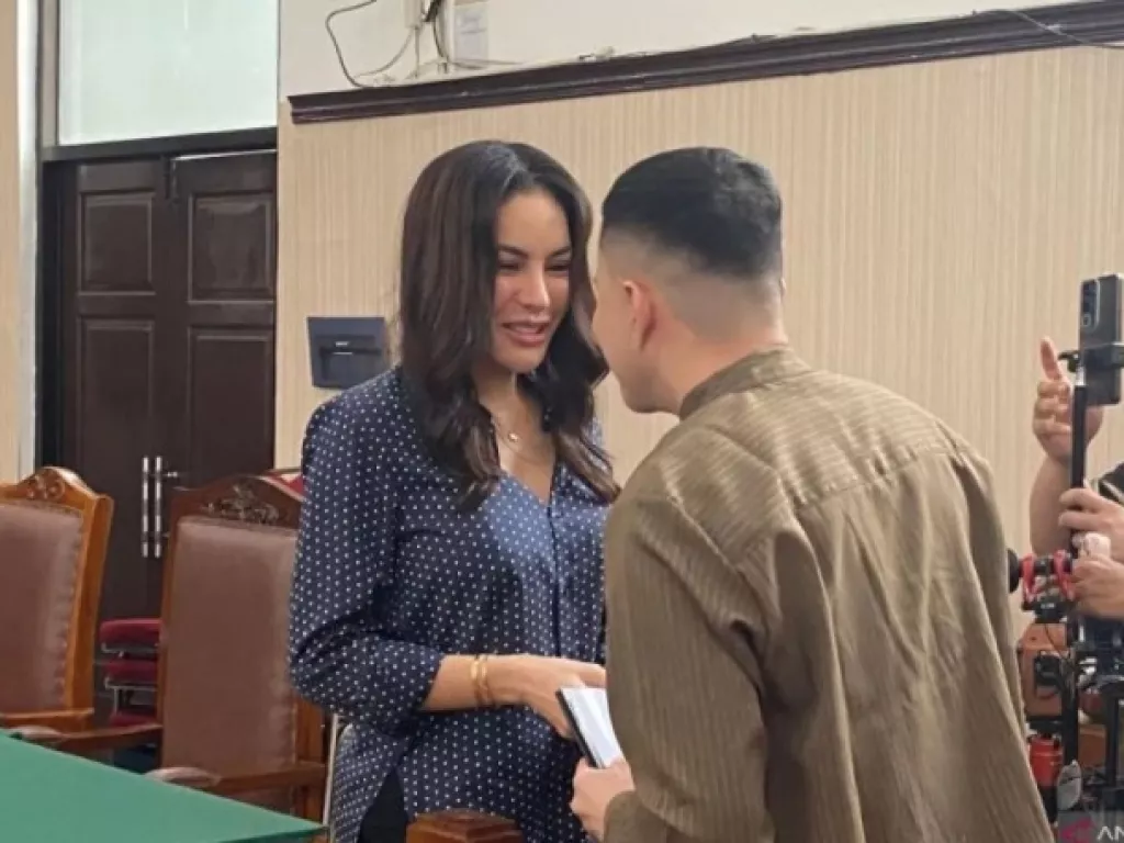 Hadapi Sidang Lanjutan, Nikita Mirzani Diminta Jaga Kesehatan - GenPI.co SUMUT