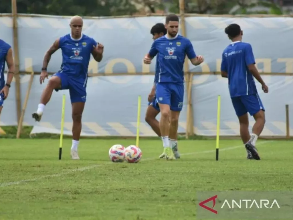 Persib Fokus pada Kualitas Pemain Asing, Bukan Sekadar Kuota - GenPI.co SUMSEL