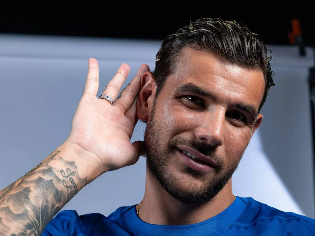 Resmi Gabung Al Hilal, Theo Hernandez Kritik AC Milan - GenPI.co SULTRA