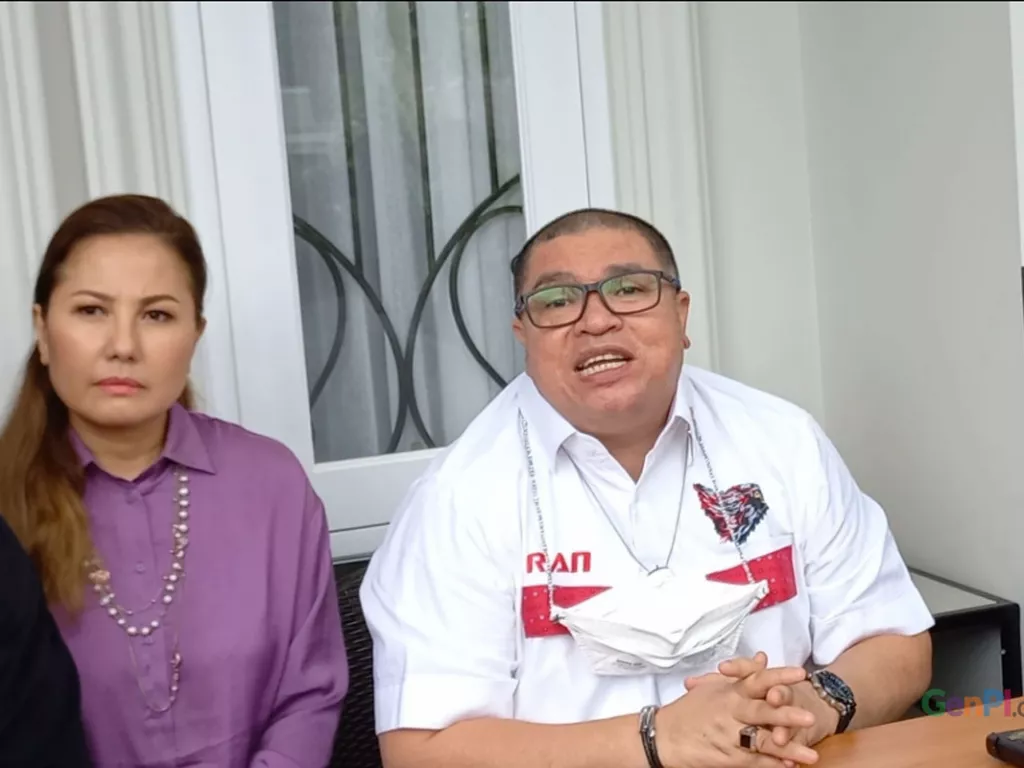 Medsos Emma Waroka Hilang, Pengacara Curiga Banget - GenPI.co