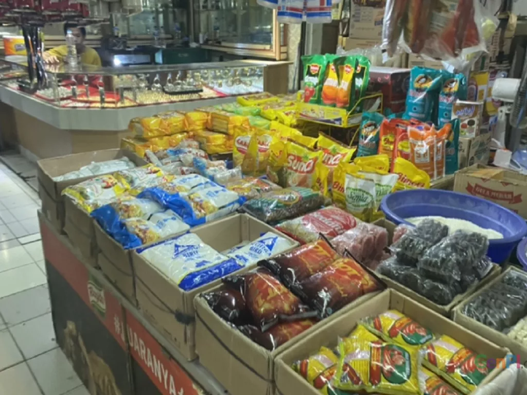 Stok Menipis, Harga Minyak Goreng di Pasar Ciledug Masih Tinggi - GenPI.co JATIM