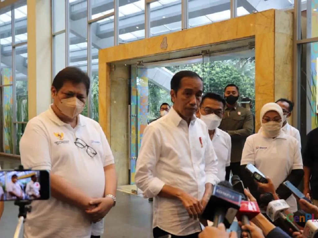 Presiden Jokowi Tunjuk Airlangga Jadi Ketua Dewan Nasional KEK - GenPI.co