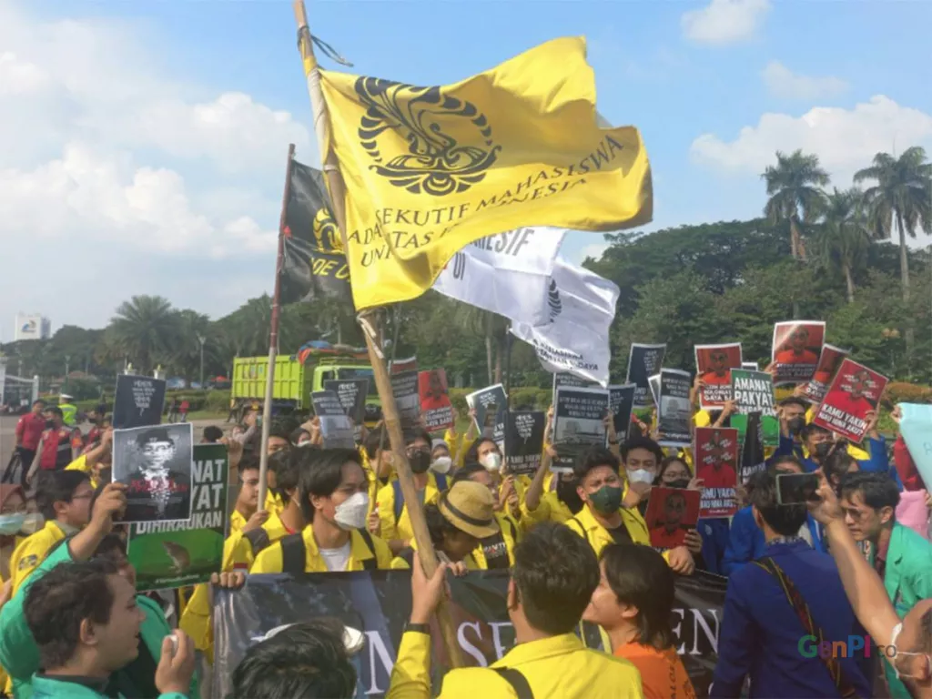 BEM UI Demo Hari Ini, Siap Jemput Ketua DPR Keluar Dari Senayan - GenPI.co SUMUT