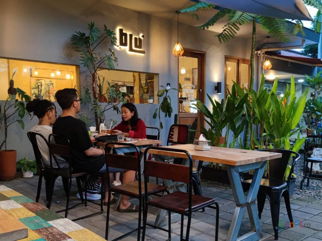 BLU Coffee and Kitchen, Tempat Nongkrong Seru Sambil Main Games - GenPI.co JATIM