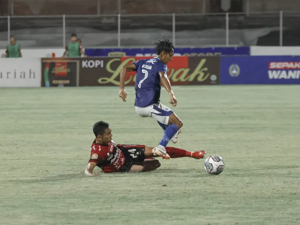Liga 1: Bali United Lawan Persita Temu Mantan, Ricky Awasi Hamdi - GenPI.co BALI