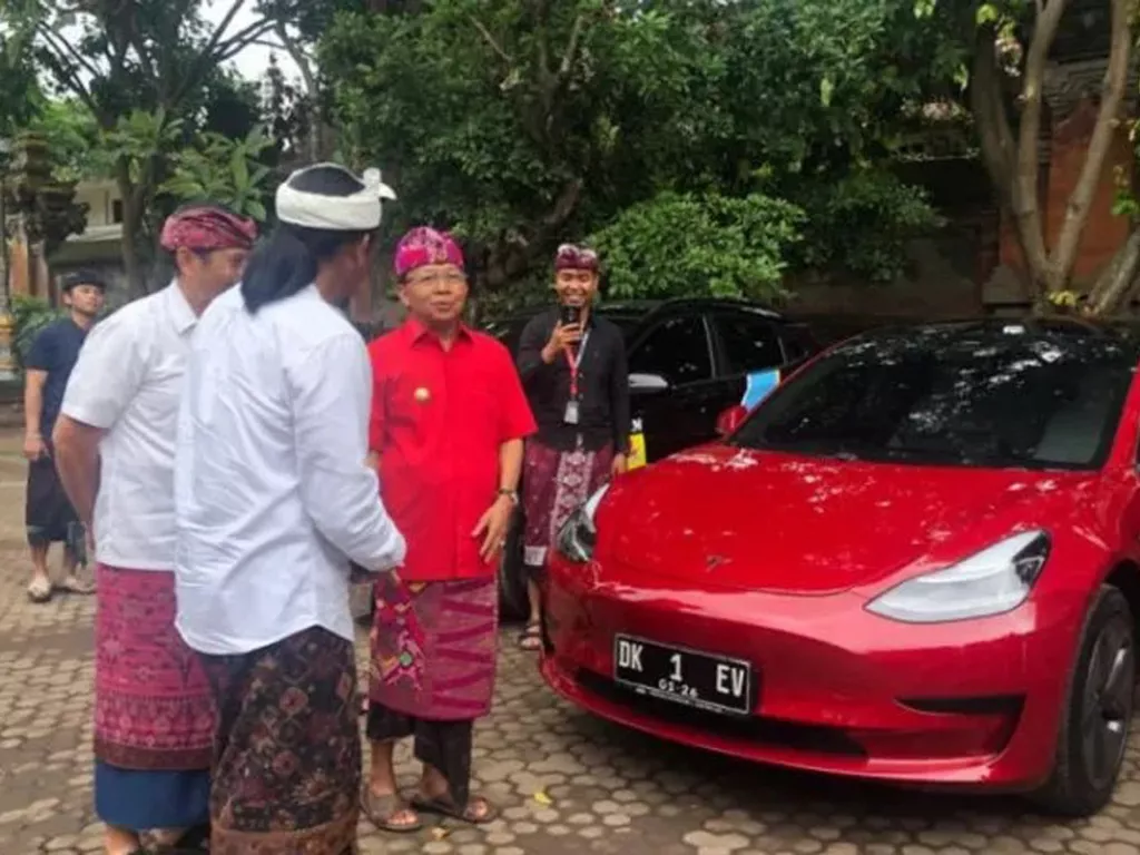 Gubernur Bali Wajibkan PNS dan ASN Pakai Kendaraan Listrik - GenPI.co NTB