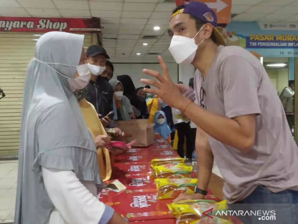 Pemkab Cirebon: Harga Minyak Goreng di Pasar Modern Rp14.000 - GenPI.co