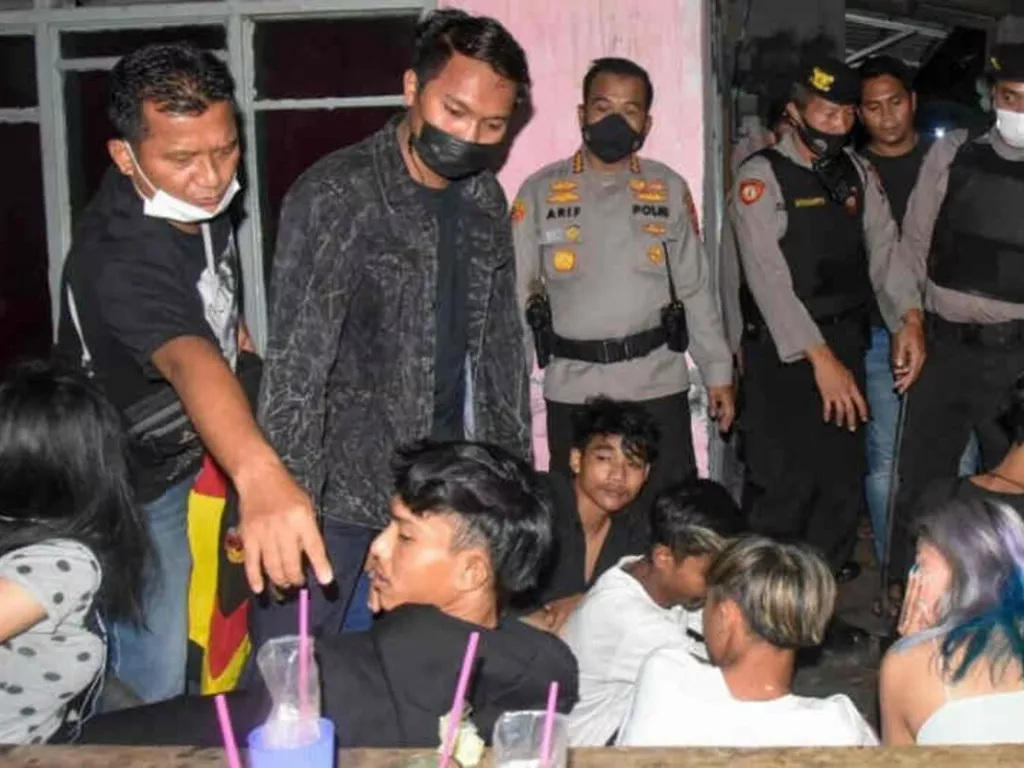 Sarang Geng Motor di Cirebon Digerebek, Polisi Temukan Benda Ini - GenPI.co JATIM