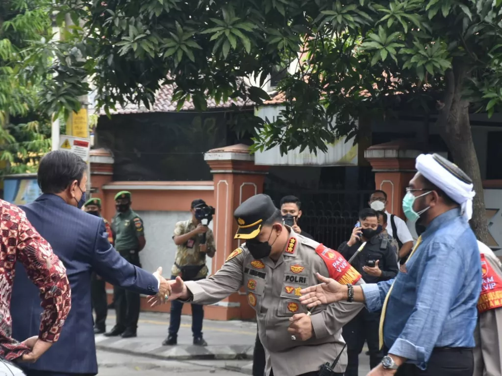 Isu Pernikahan Politik Adik Jokowi, Ngabalin Bilang Begini - GenPI.co JATIM