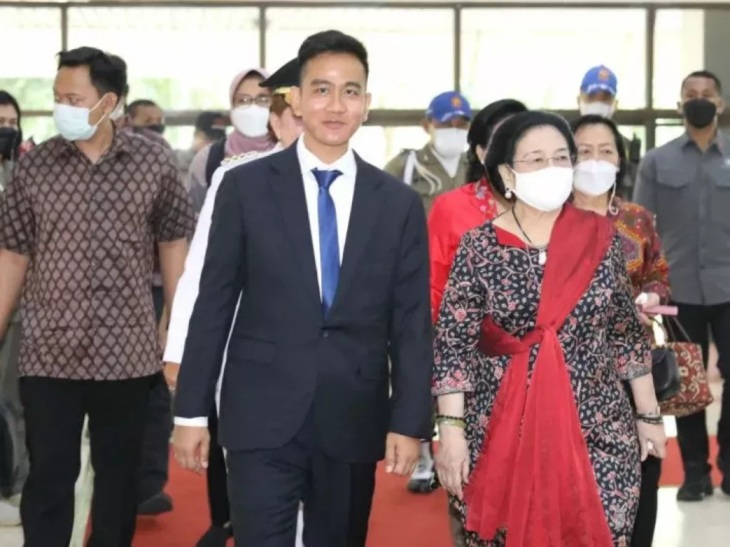 Gibran Digandeng Megawati Lagi, Pengamat: Bukti Dia Kader Penting PDIP! - GenPI.co NTB