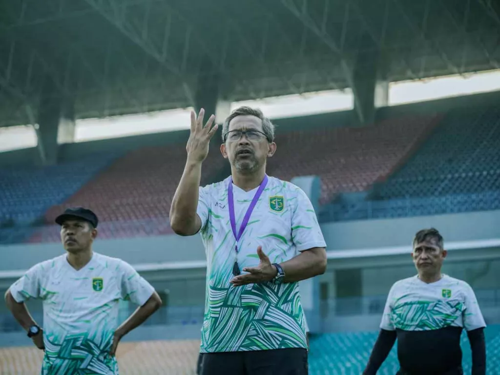 Menjelang Akhir Liga 1, Aji Santoso Realistis Posisi Persebaya - GenPI.co SULTRA