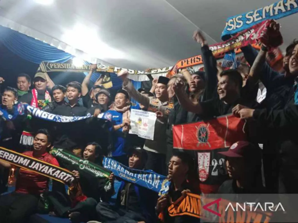 Berkumpul di Yogyakarta, Ribuan Suporter Sepak Bola Sepakat Damai - GenPI.co RIAU