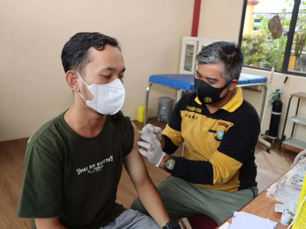 Polresta Tanjung Pinang Buka Gerai Vaksin di 3 Lokasi - GenPI.co