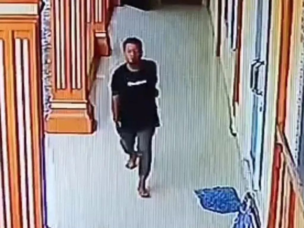 Pria Lakukan Perbuatan Terlarang di Masjid Pekanbaru, Terekam CCTV - GenPI.co JATIM
