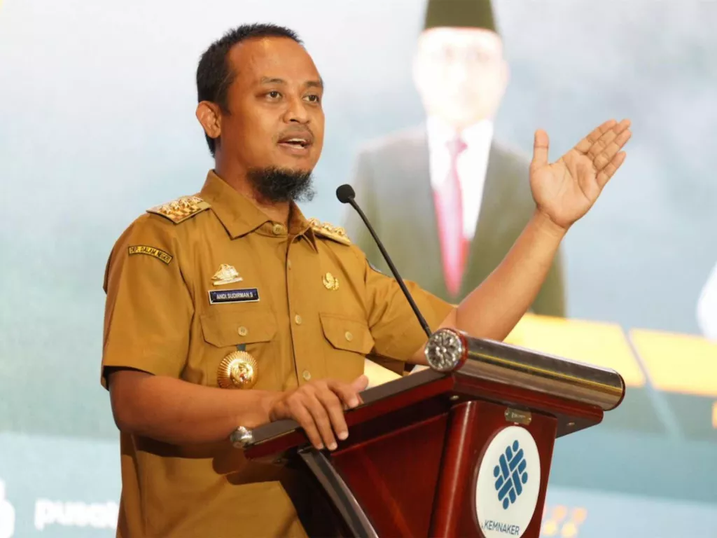 Gubernur Sulsel Perbaiki Jalan Rusak Berat dan Rawan Kecelakaan - GenPI.co KEPRI