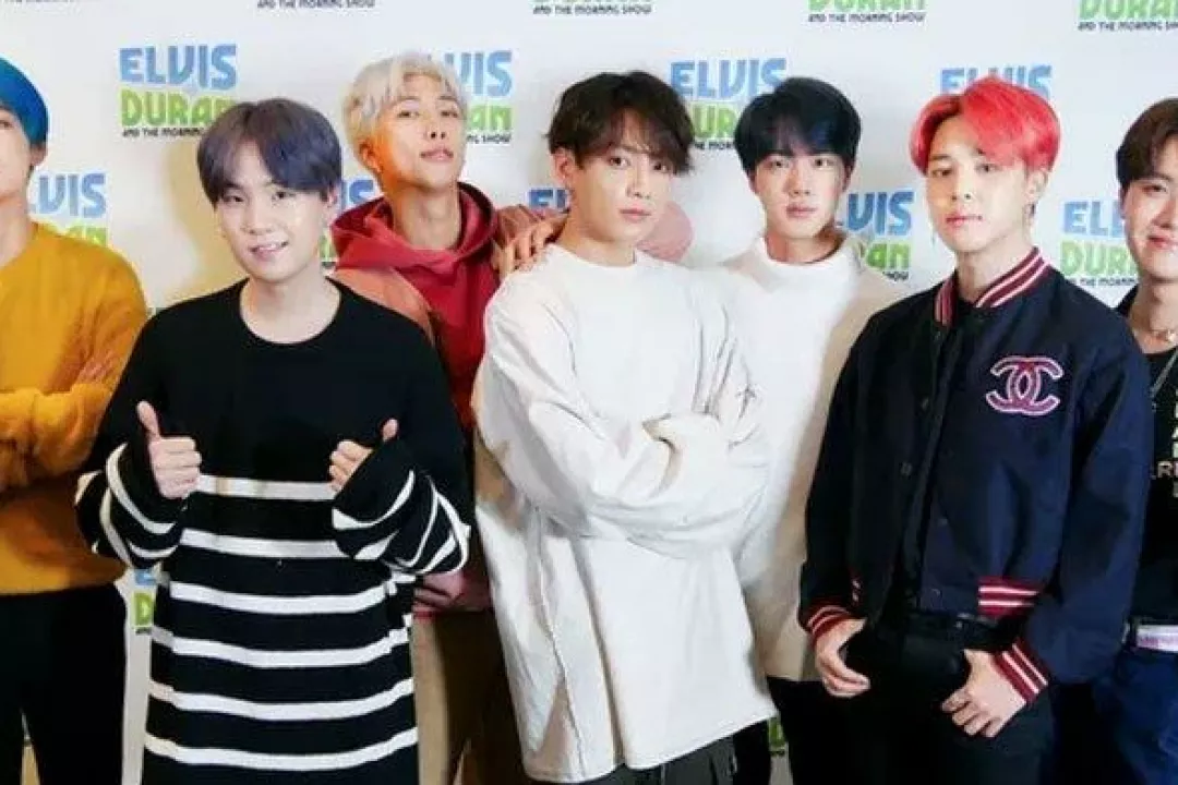 Say Halo Kepada ARMY, Jam Jimin BTS Jadi Sorotan Harganya Capai Rp800 Juta  - Halaman all - Banjarmasinpost.co.id