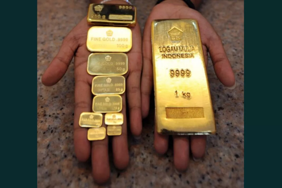 1 слиток золота весит