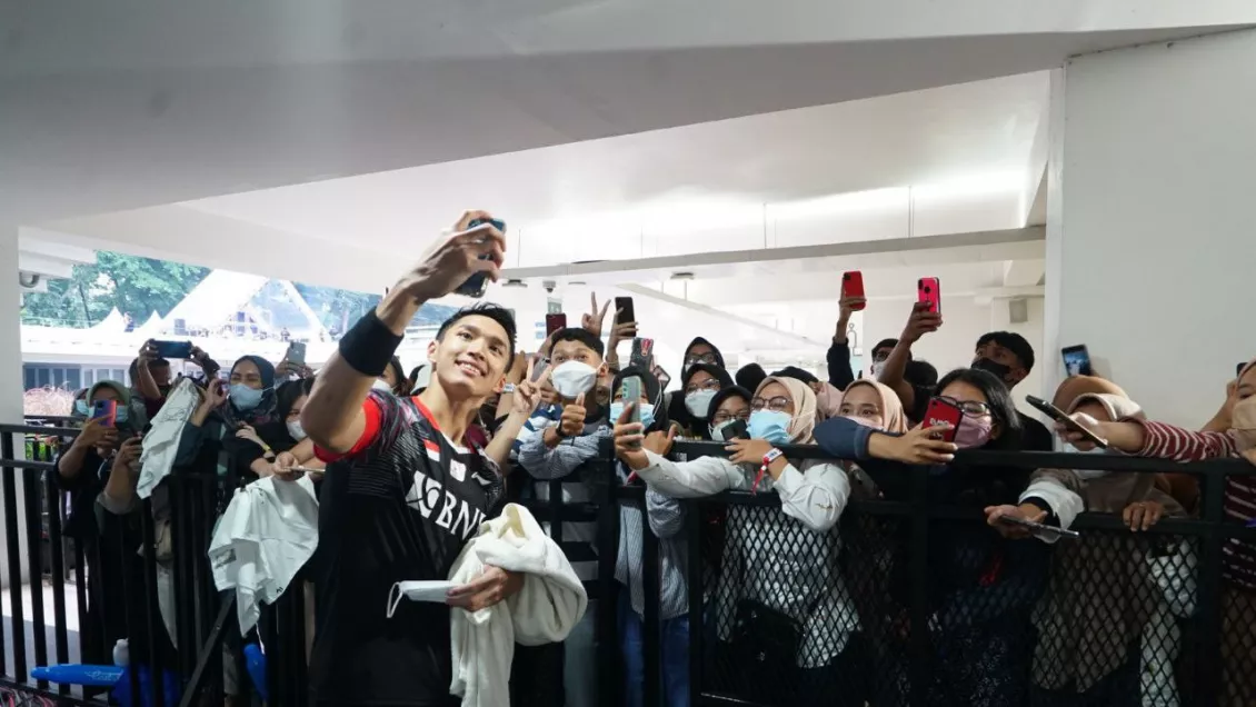Senyum Manis Jonatan Christie Usai Laga Indonesia Open 2022