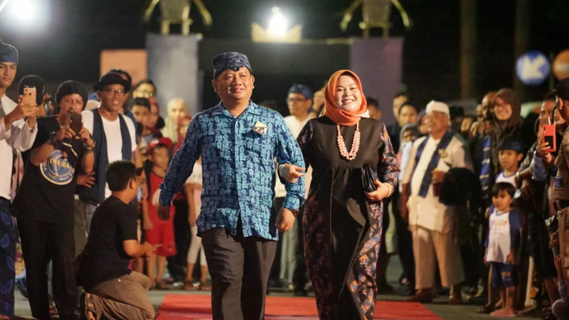 Pejabat Pemerintahan Kabupaten Lebak turut meramaikan acara fashion show ini. (Foto: Rizal Kris)