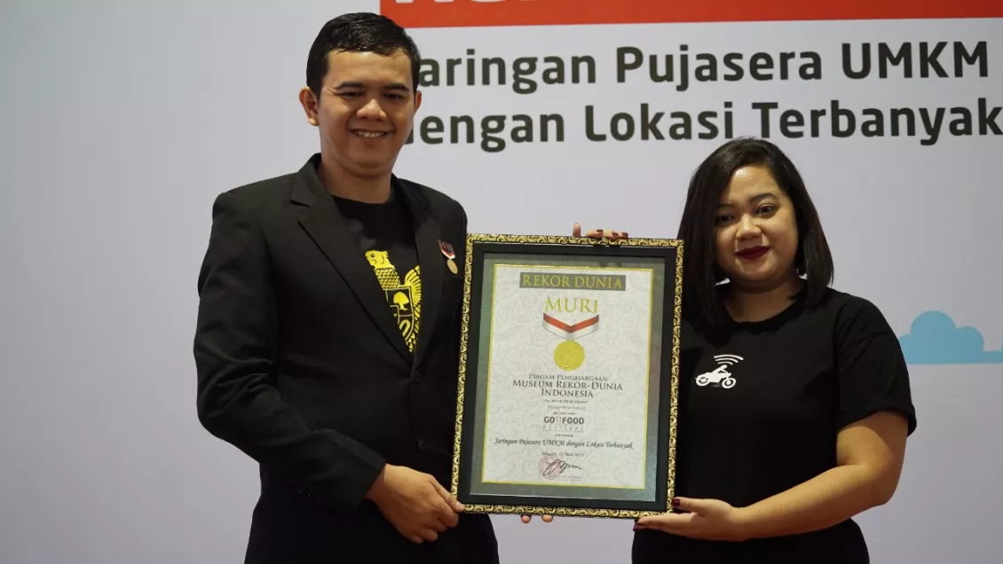 Hal ini menjadikan GO-FOOD Festival sebagai pujasera UMKM terbanyak di Indonesia dan secara resmi mendapatkan penghargaan dari Museum Rekor Indonesia (MURI). (Foto: M. Zikri)