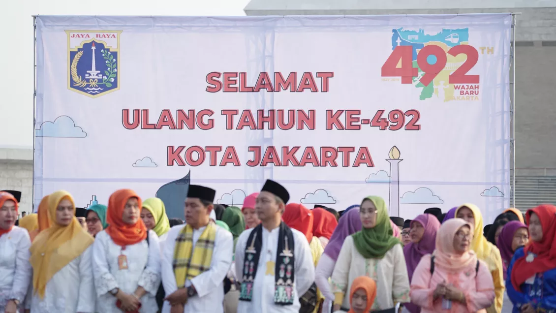 Para peserta upacara HUT DKI yang ke-492. (Foto: A. Wahyudin)