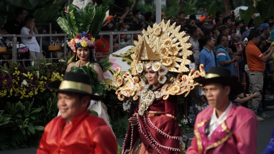 Acara ini menampilkan parade budaya dari berbagai daerah yang ada di Indonesia. (Foto: A. Wahyudin)