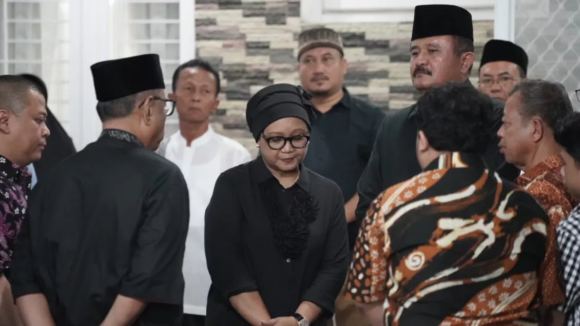 Rencananya Retno akan mewakili pemerintah Indonesia untuk menerima jenazah almarhum Sutopo yang di datang dari China.