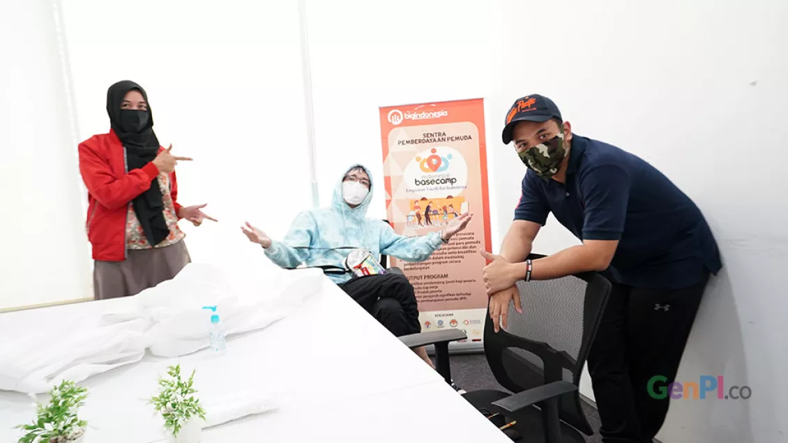 Dwi Andayani, Founder Big Indonesia Bersama Dokter Tirta Dan Dokter Dika Yang Mewakili Jdn / Junior Dokter Network. Foto: Zailani Zikri/GenPI.co