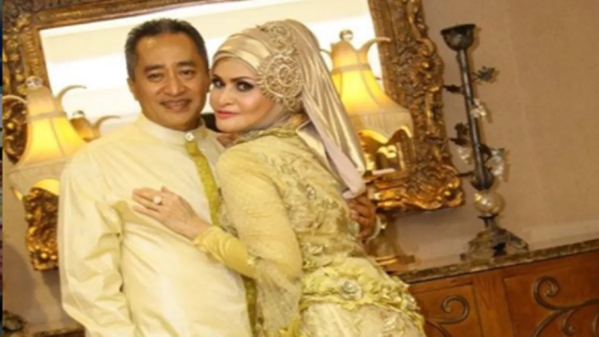 Ultah Pernikahan ke-18: Yuk, Intip Foto Romantis Cut Yanthi-Suami