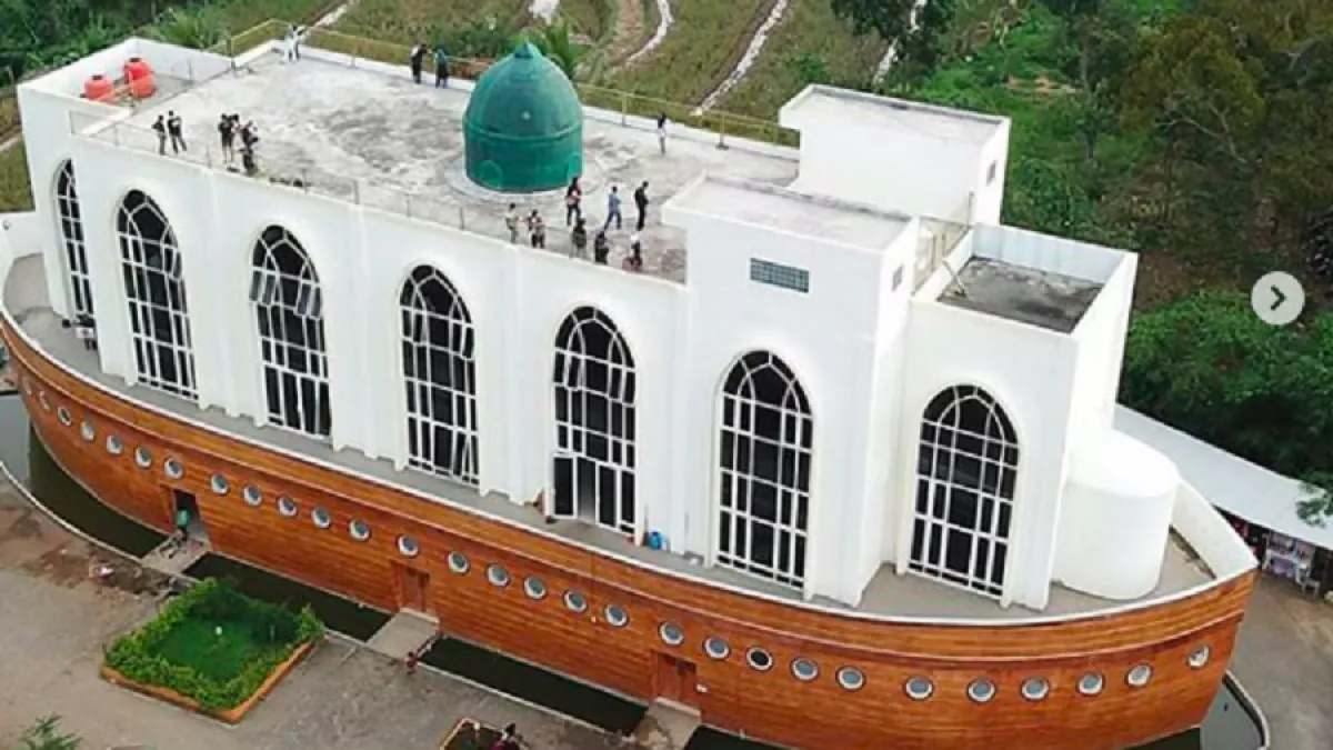 Masjid Di Semarang Ini Mirip Kapal Nabi Nuh