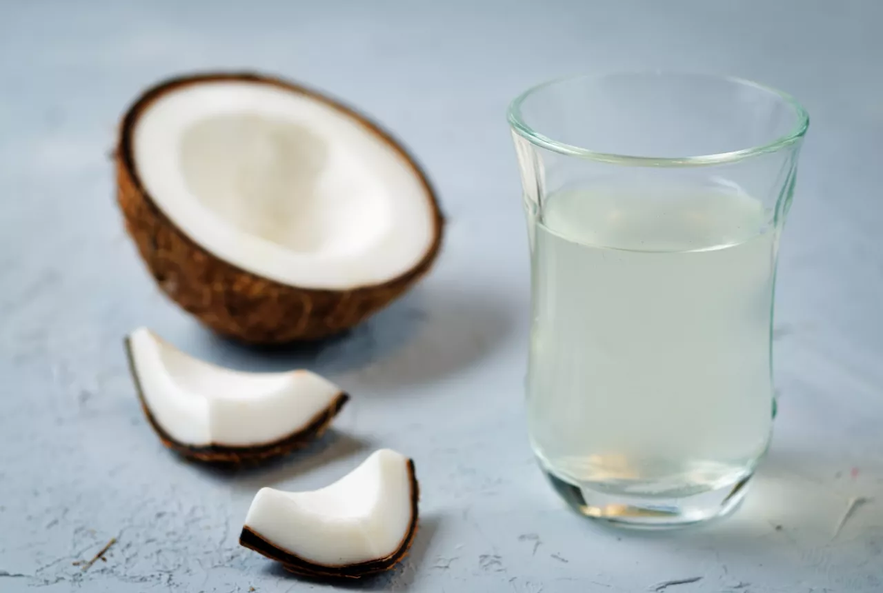 Khasiat air kelapa muda dan madu
