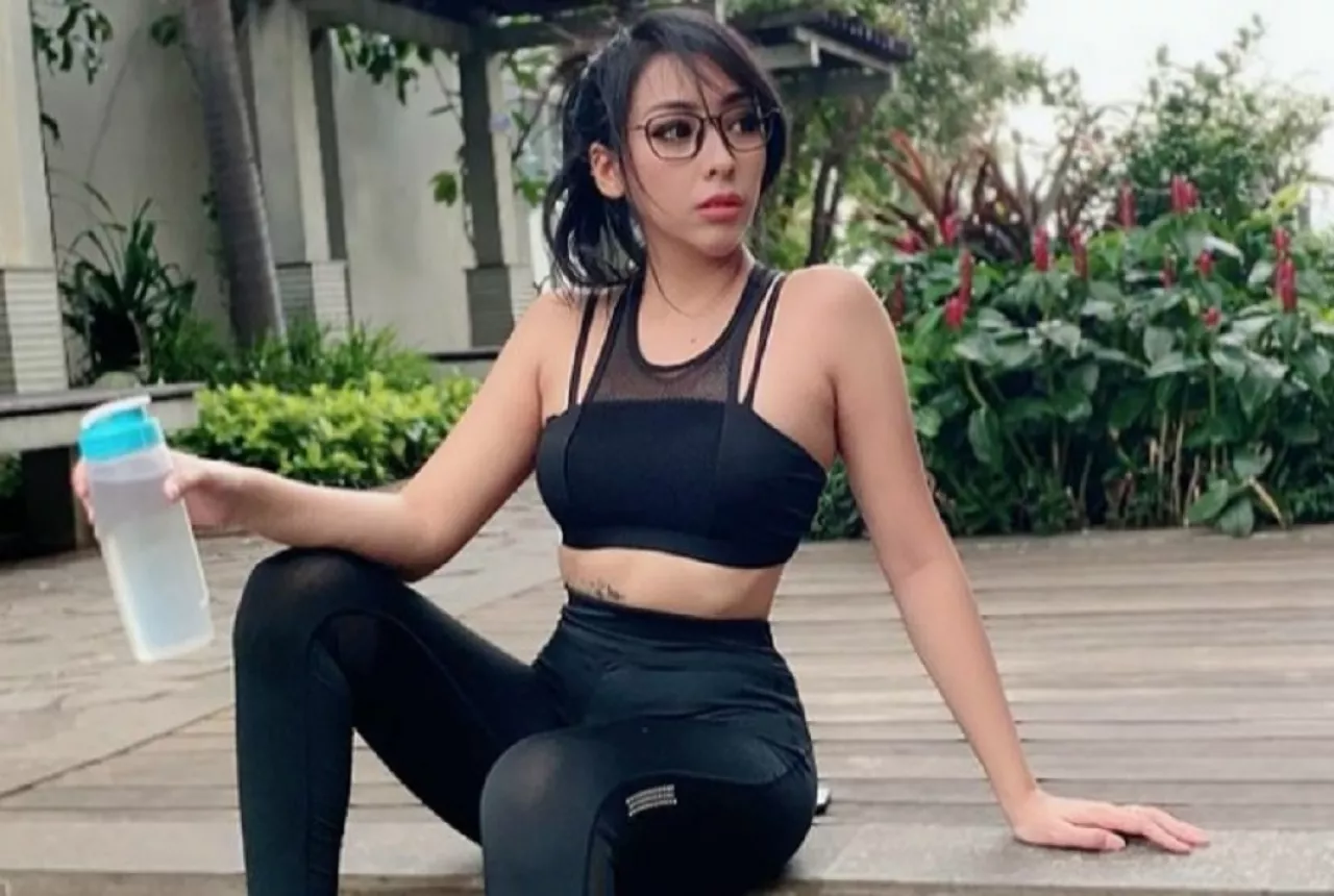 Angela Lorenza Digilir Dua Pria, Bilang Besar dan Susah Masuk - GenPI.co