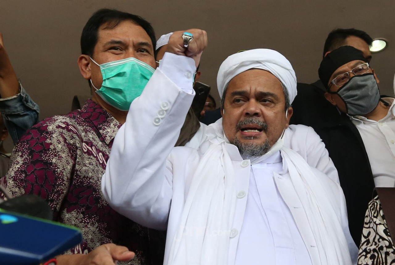 HRS Kalahkan Puan, Novel Bamukmin: Imam Besar Umat Islam Dunia! - GenPI.co
