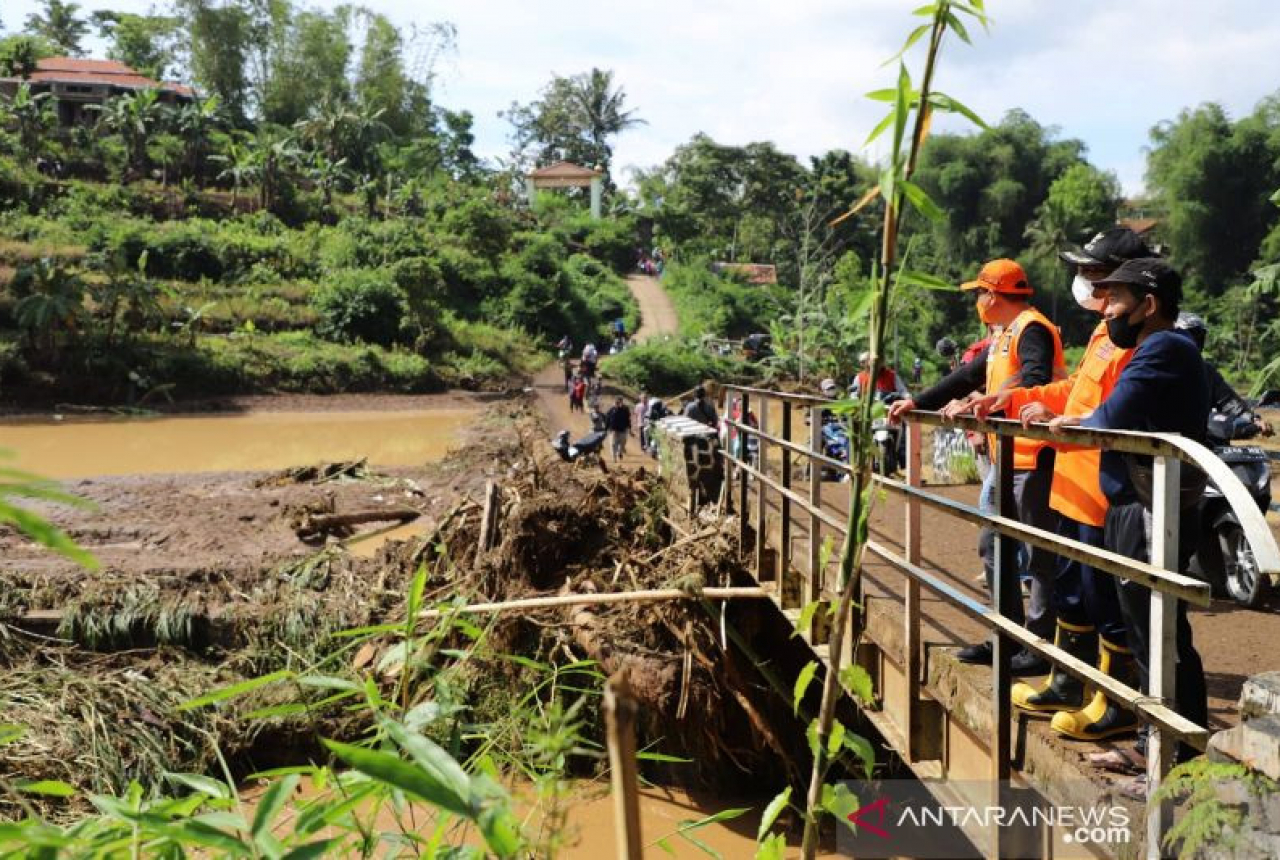 Banjir Bandang di Garut Tak Ada Korban Jiwa, 302 Rumah Terendam - GenPI.co