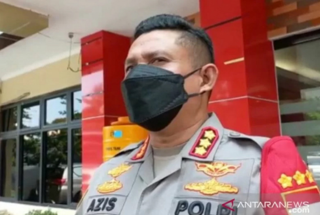 Aparat Gabungan Gahar, Gardu dan Bendera Ormas Langsung Bersih - GenPI.co