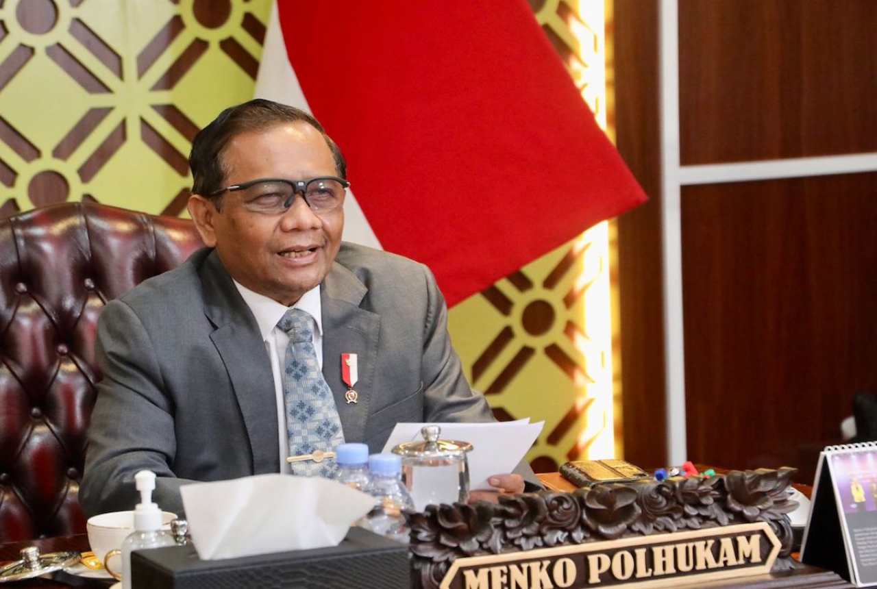 Jokowi Diminta Tegur Menteri yang Tak Punya Etika, Mahfud Disebut - GenPI.co