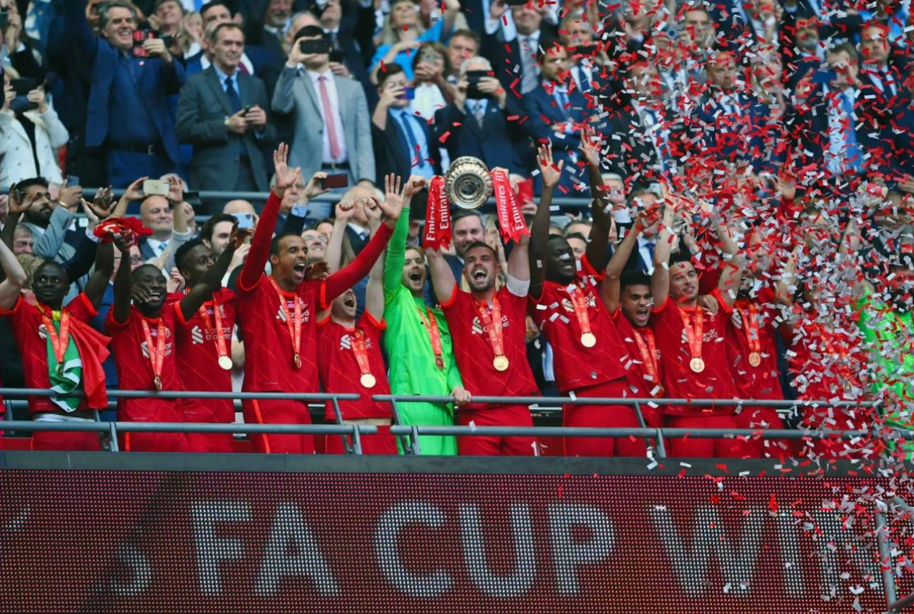 Bungkam Chelsea dan Juara Piala FA, Liverpool Borong Rekor Gila - GenPI.co