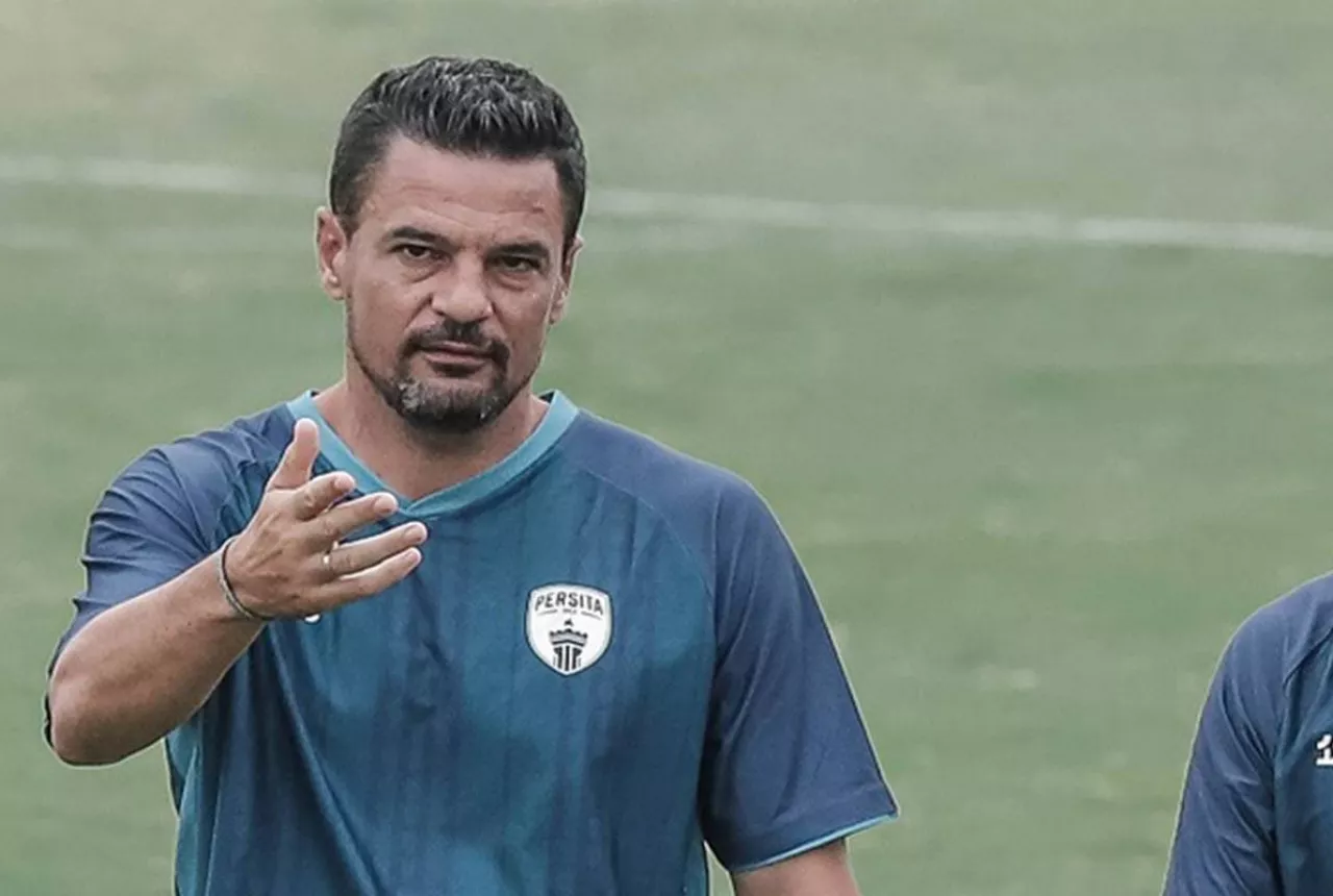 Pelatih Persita Carlos Pena Pantau Kemampuan Pemain Muda untuk Masuk Tim Inti - GenPI.co