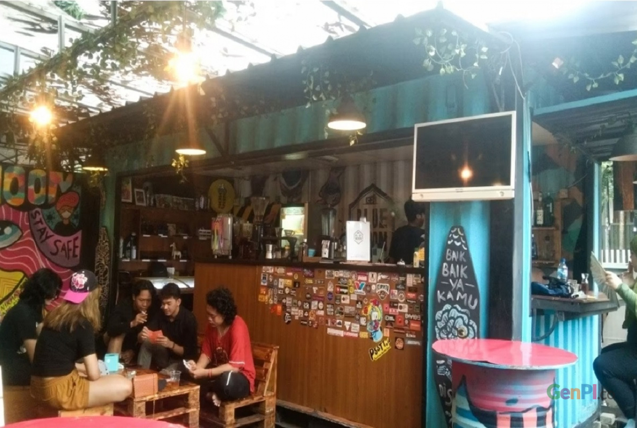 Nikmati Nuansa Manchester City di Bluemoon Container Cafe Jakarta - GenPI.co